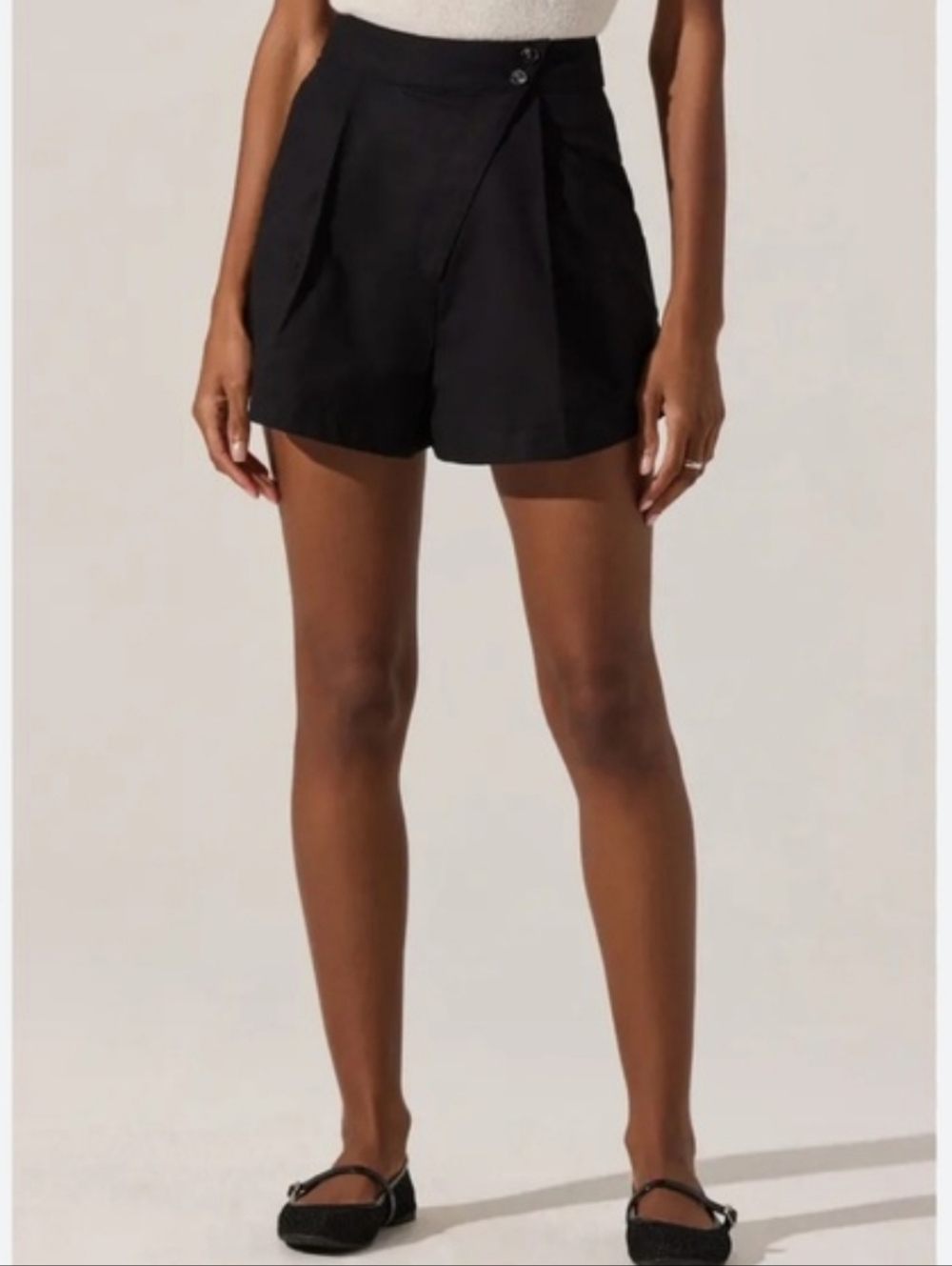 Asymmetric Linen Shorts - ASTR Large